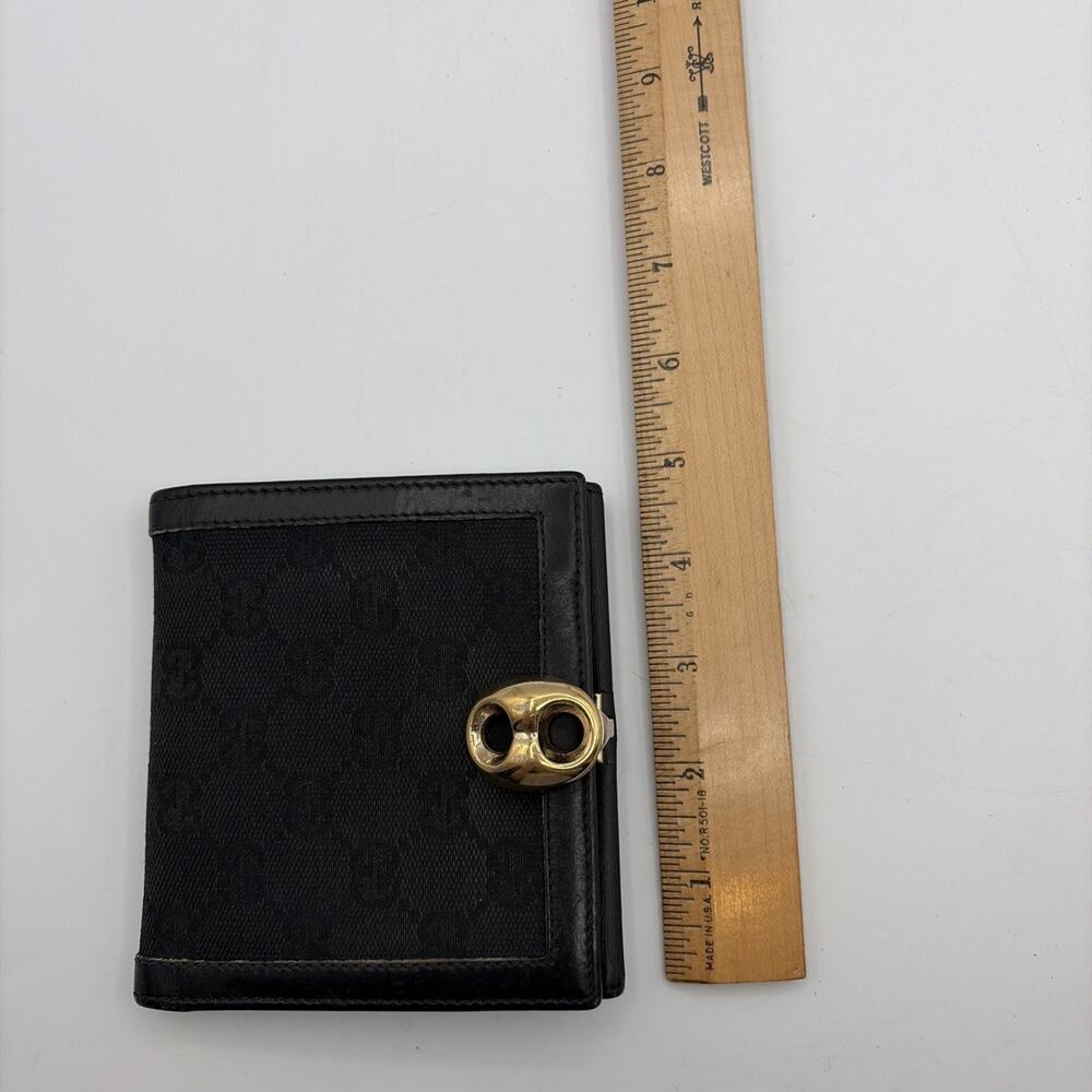 GUCCI GG LOGO BLACK LEATHER/CANVAS COMPACT BIFOLD WALLET W/BUCKLE CLOSURE RARE - Picture 15 of 16